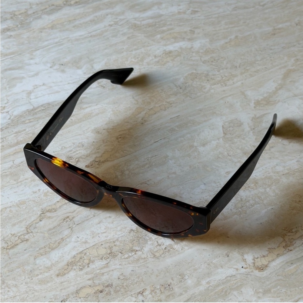 CHRISTIAN DIOR Spirit2 Cat-Eye Sunglasses in Beautiful Tortoise - Picture 7 of 13